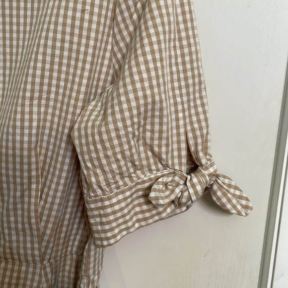 Calvin Klein midi length tan/white gingham dress with side pockets. - Picture 4 of 6